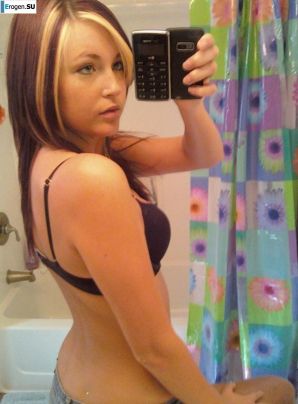 голая брюнетка. Эскиз 57