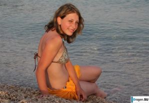 Вот как надо отдыхать на пляже. Эскиз 5