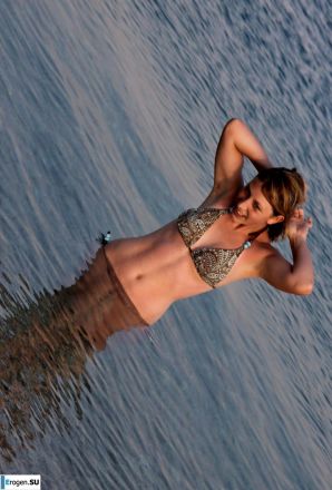 Вот как надо отдыхать на пляже. Эскиз 9