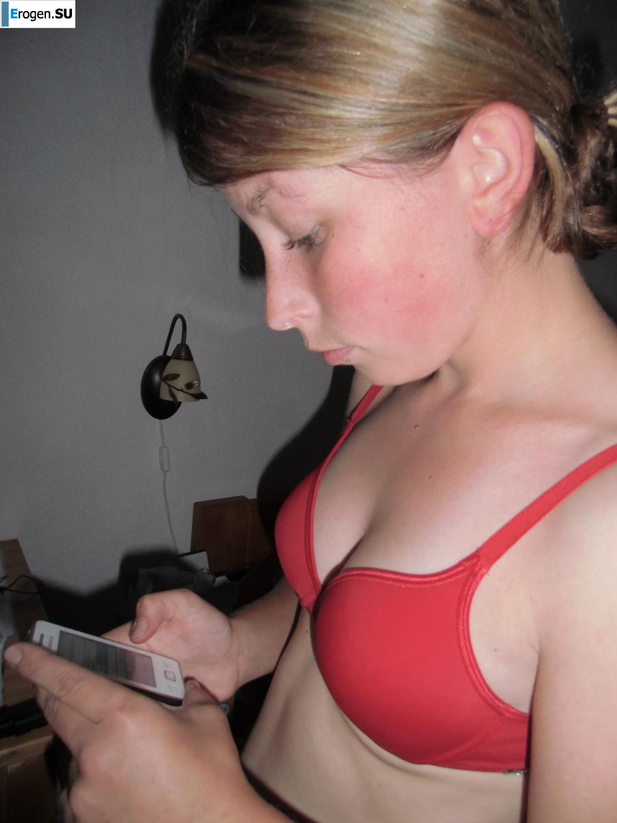 Голая в ванной. Фото 44