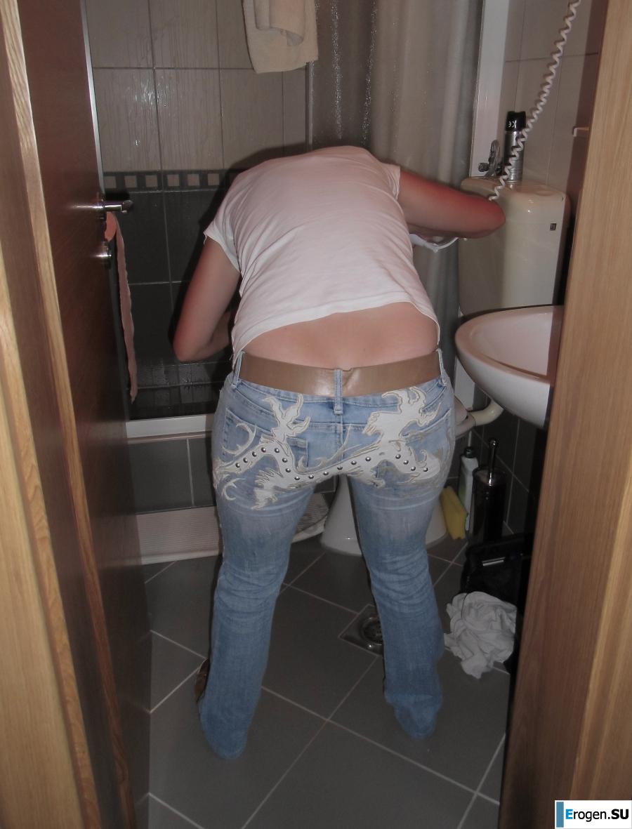 Голая в ванной. Фото 55