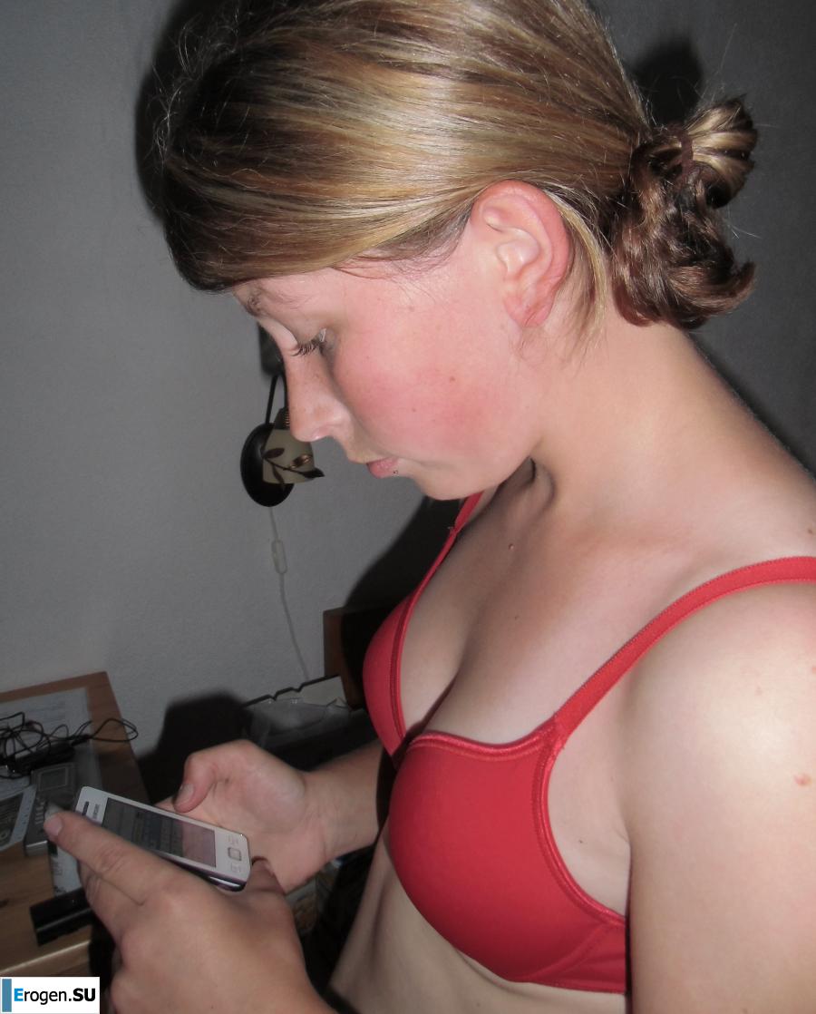 Голая в ванной. Фото 56