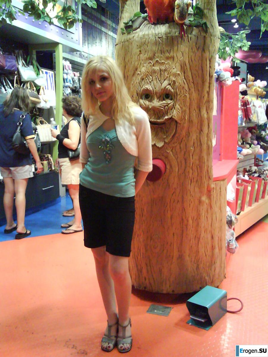 Aphrodite is naked. Photo 25