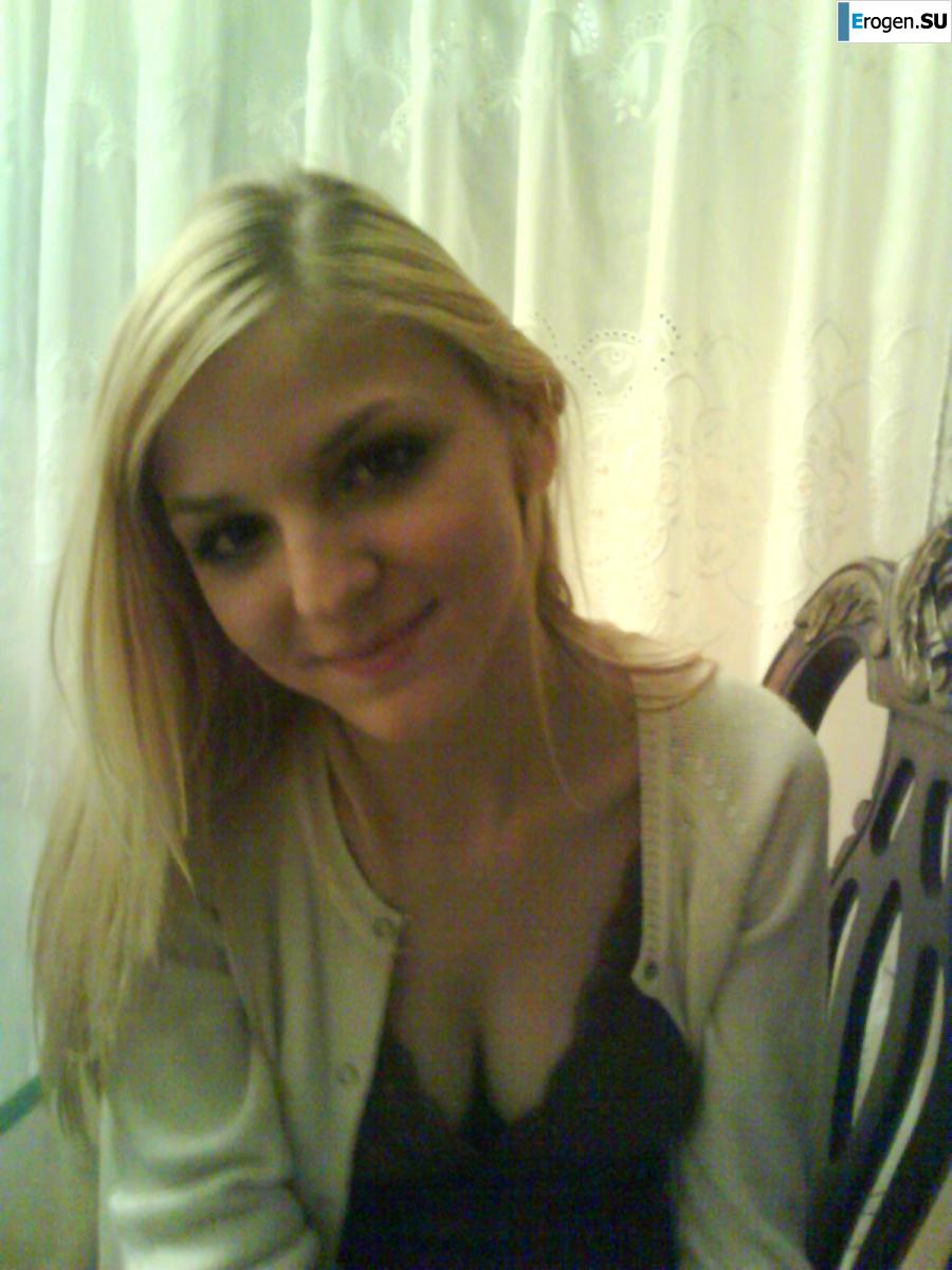 Aphrodite is naked. Photo 28