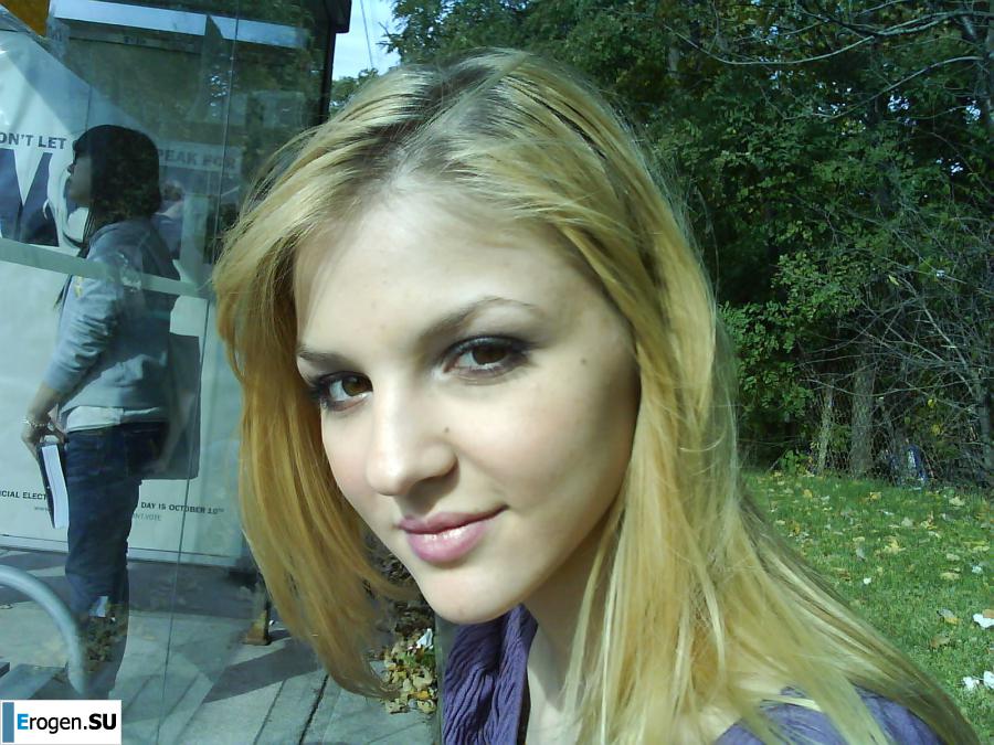 Aphrodite is naked. Photo 34