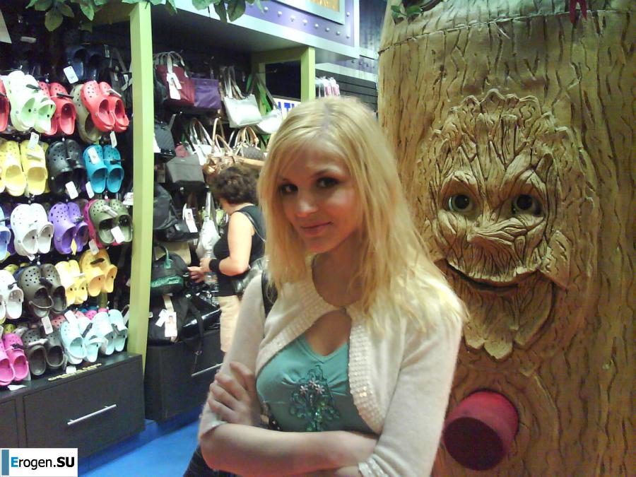 Aphrodite is naked. Photo 35