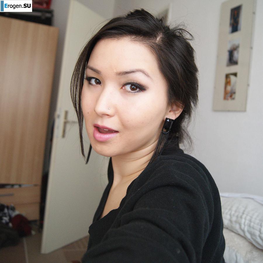 Aphrodite is naked. Photo 9