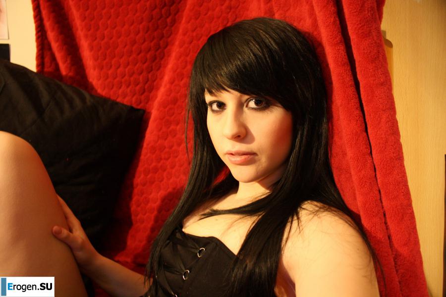 Undresses for a loved one. Photo 26