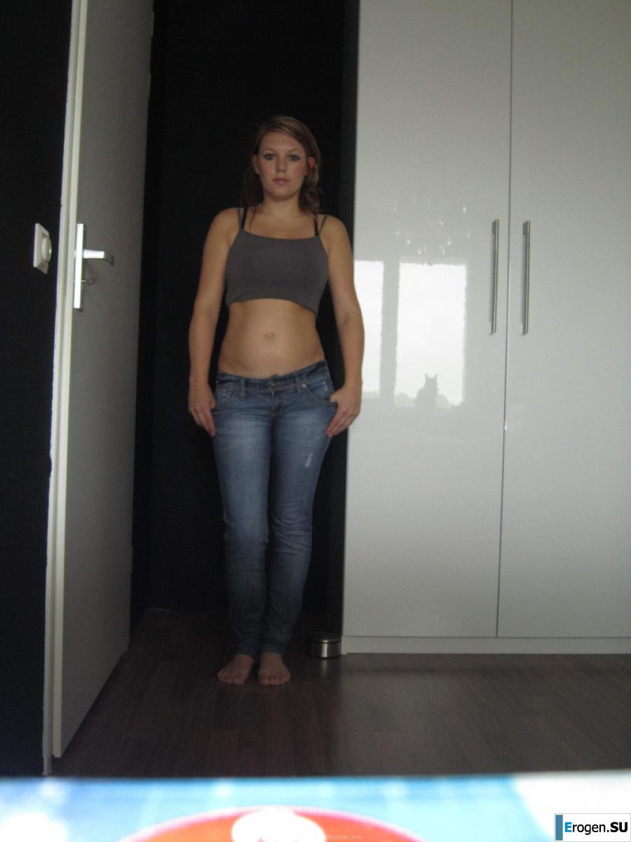 naked pregnant girl. Photo 13