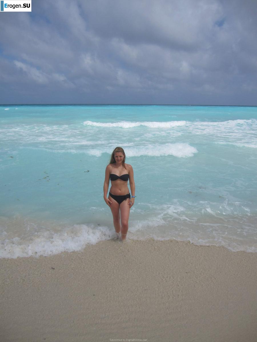 naked pregnant girl. Photo 3