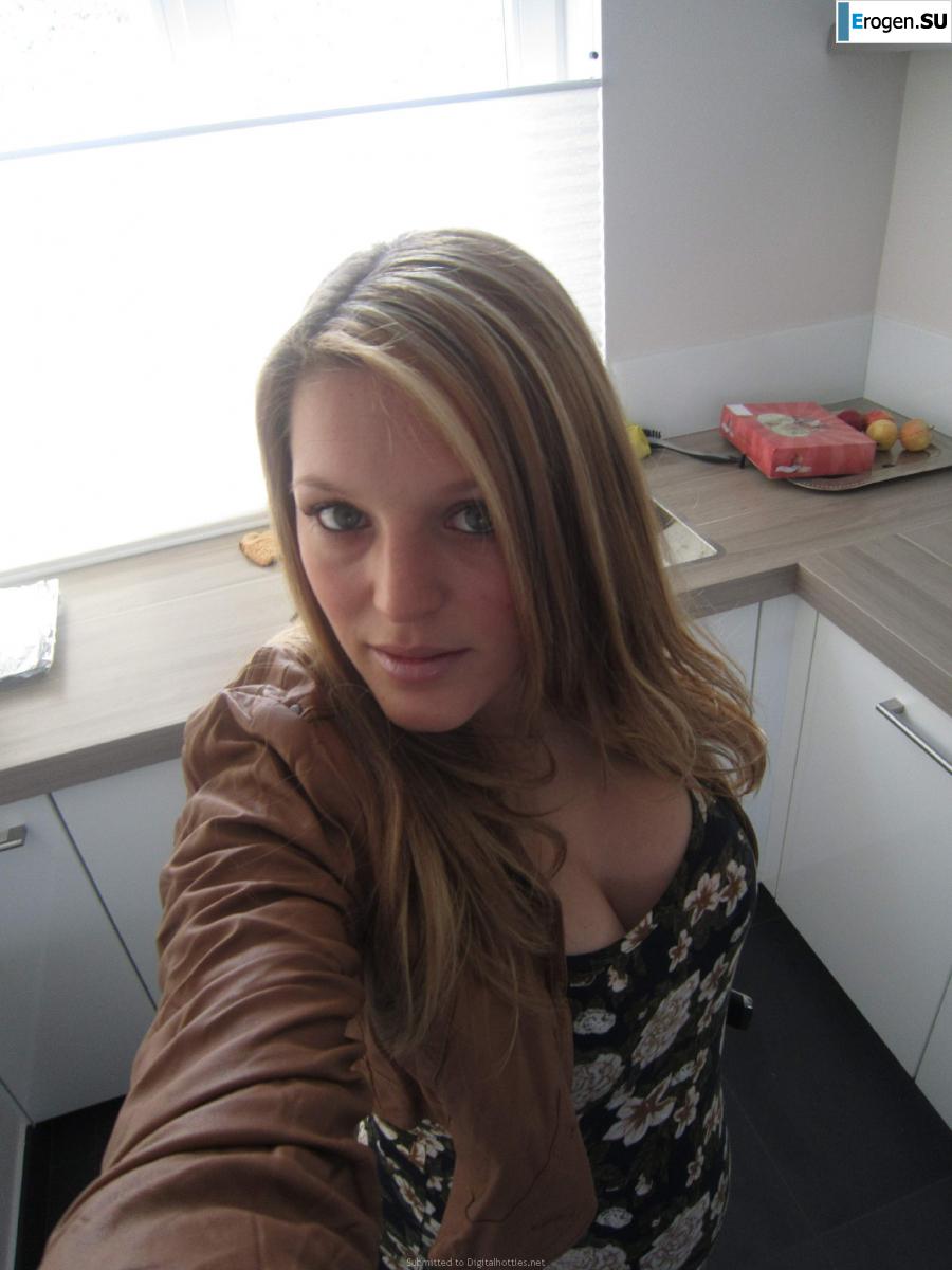 naked pregnant girl. Photo 46