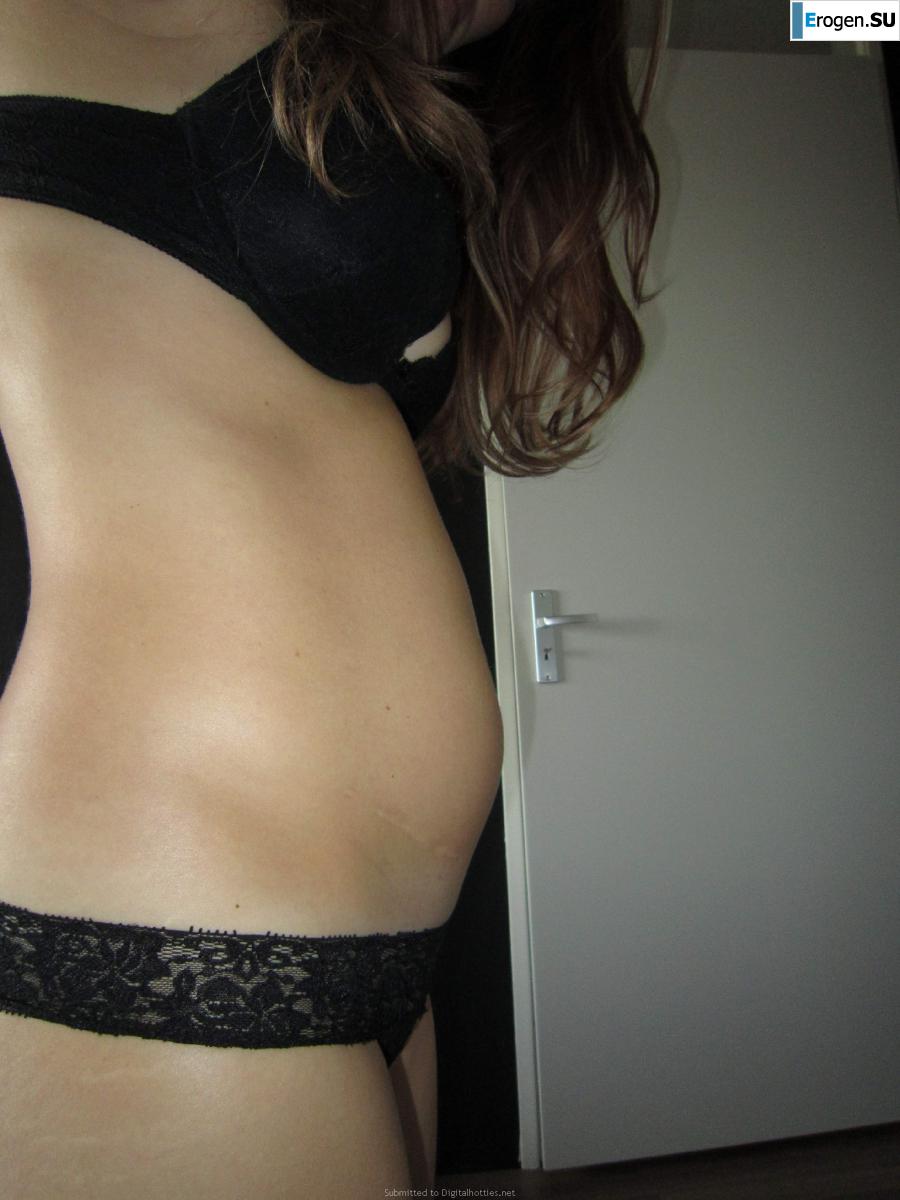 naked pregnant girl. Photo 8