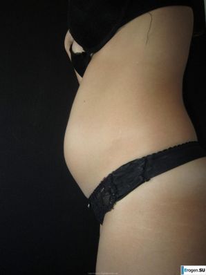 голая беременная девушка. Эскиз 14