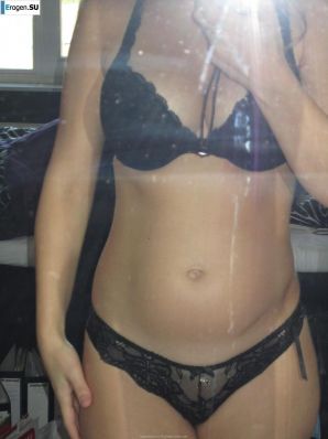 голая беременная девушка. Эскиз 16