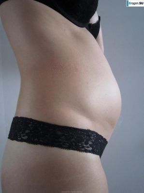 голая беременная девушка. Эскиз 28