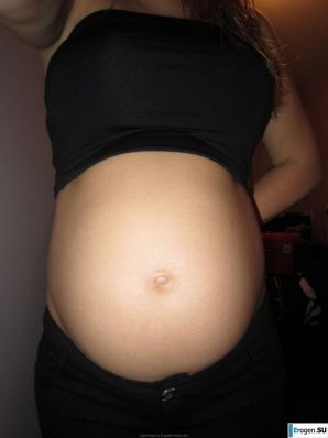 голая беременная девушка. Эскиз 40