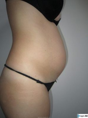 голая беременная девушка. Эскиз 43