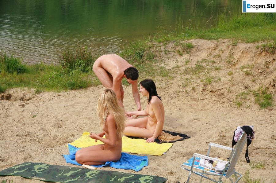 young nudists. Photo 3
