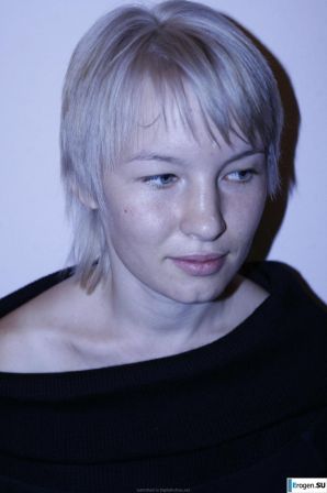 naked girls in various poses. Thumb 6