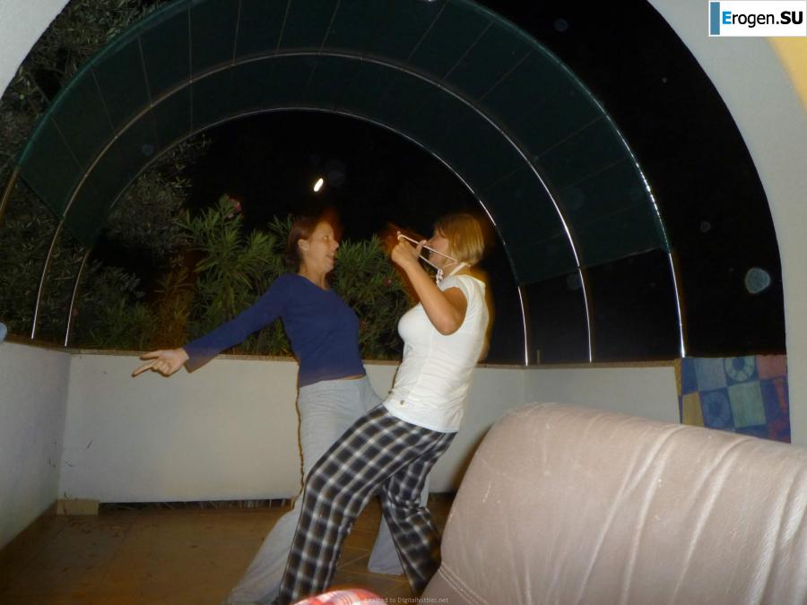 naked girls on the beach. Photo 18