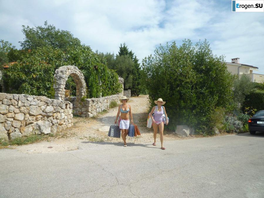 naked girls on the beach. Photo 30