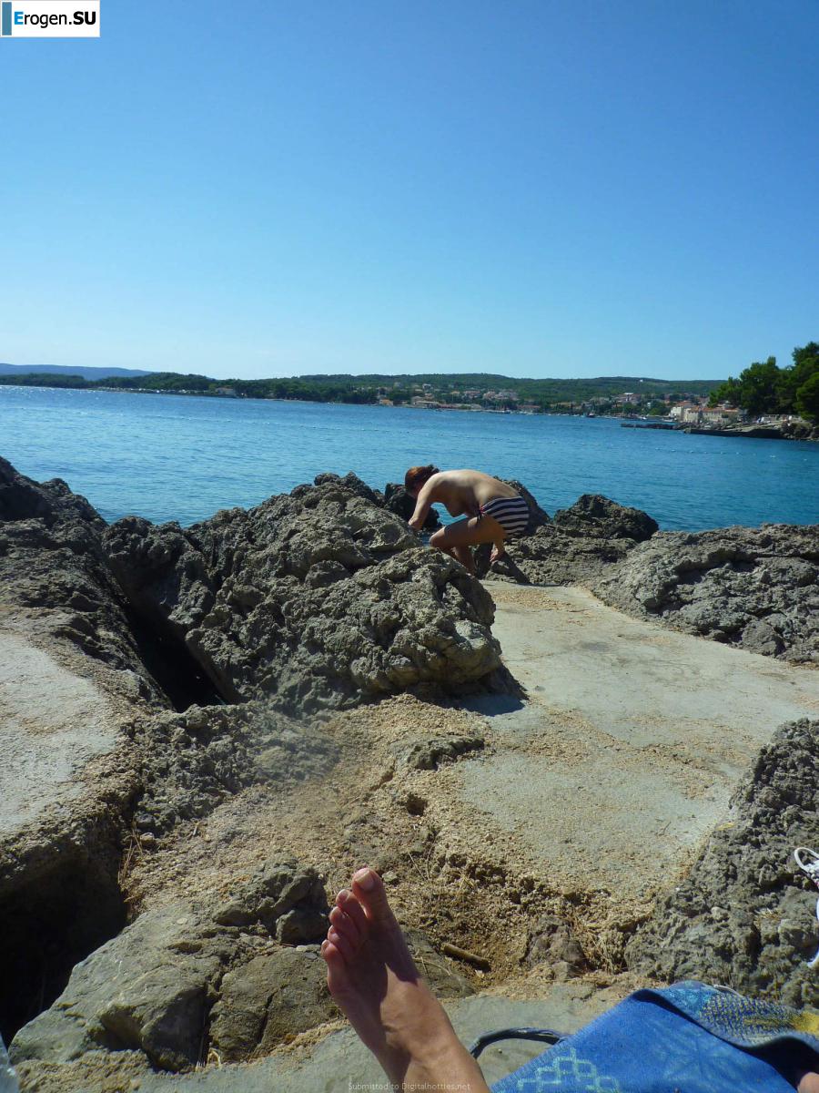 naked girls on the beach. Photo 8