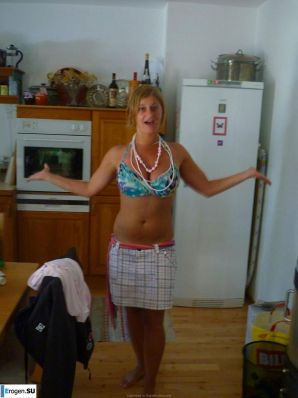 naked girls on the beach. Thumb 12