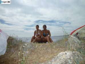 naked girls on the beach. Thumb 31