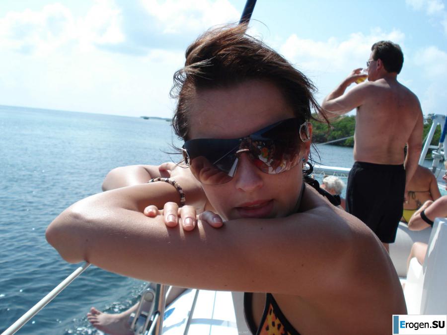 resting naked on the beach. Photo 27