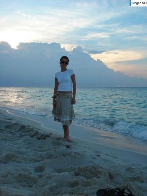 resting naked on the beach. Thumb 20