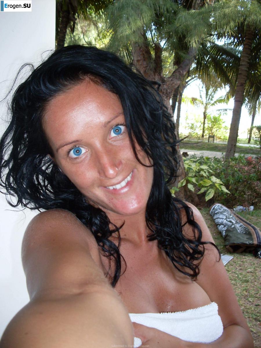 striptease on the beach. Photo 26