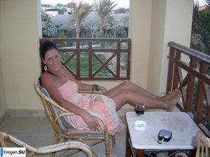 striptease on the beach. Thumb 19