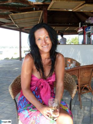 striptease on the beach. Thumb 20