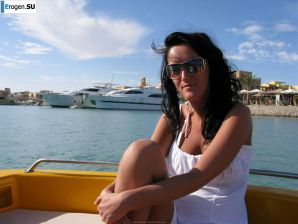 striptease on the beach. Thumb 35