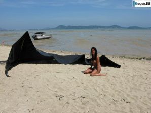 striptease on the beach. Thumb 38