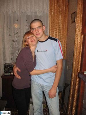 hut students party. Thumb 6