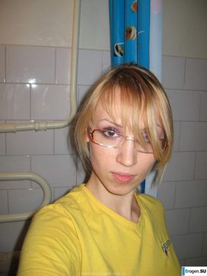 hut students party. Thumb 7