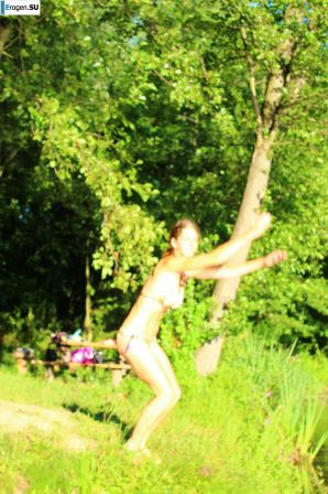 naked girls on the lake. Thumb 10