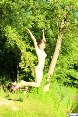 naked girls on the lake. Thumb 11