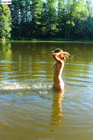naked girls on the lake. Thumb 18