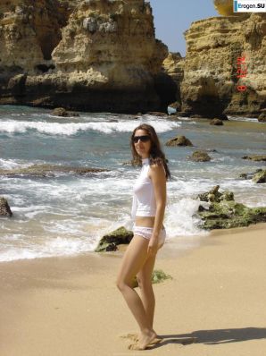 striptease lesbians. Thumb 21