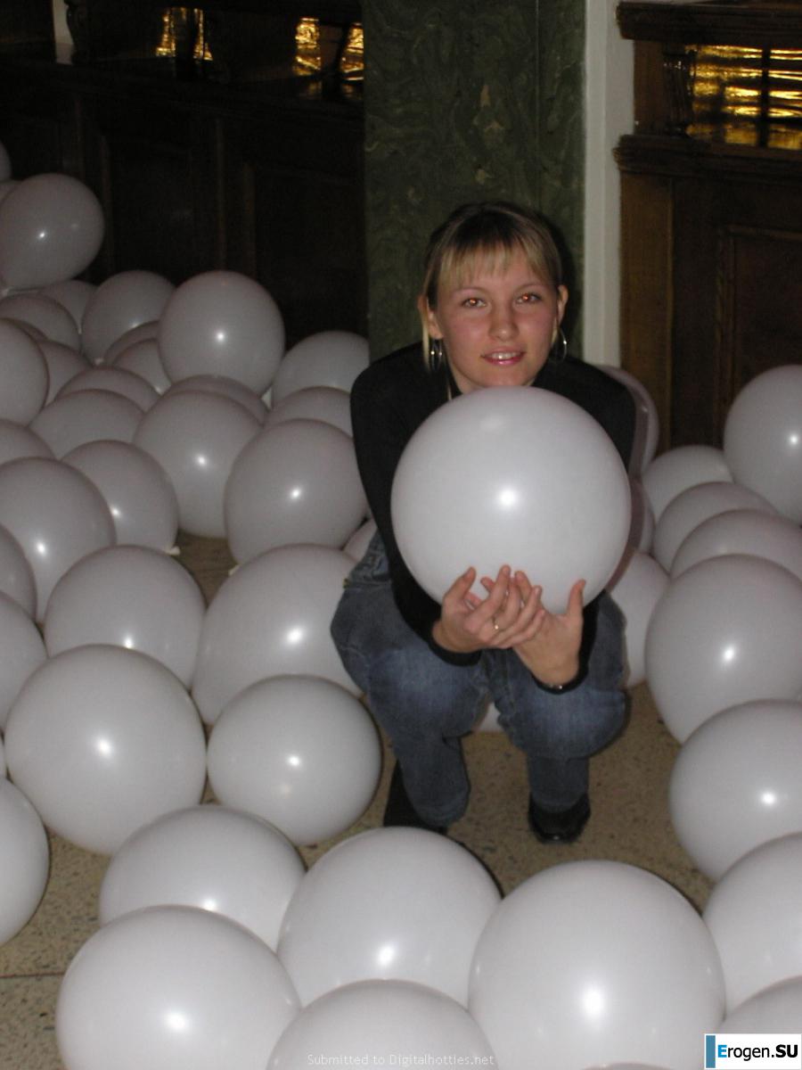 naked girls in various poses. Part 2. Photo 32