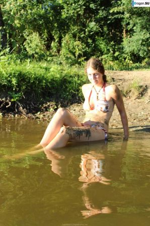 голые девушки на озере. Часть 2. Эскиз 13