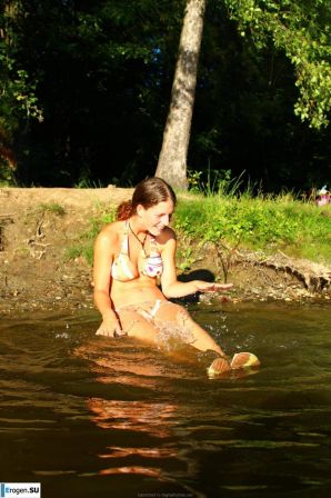 голые девушки на озере. Часть 2. Эскиз 8