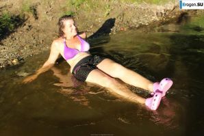 naked girls on the lake. Part 3. Thumb 18