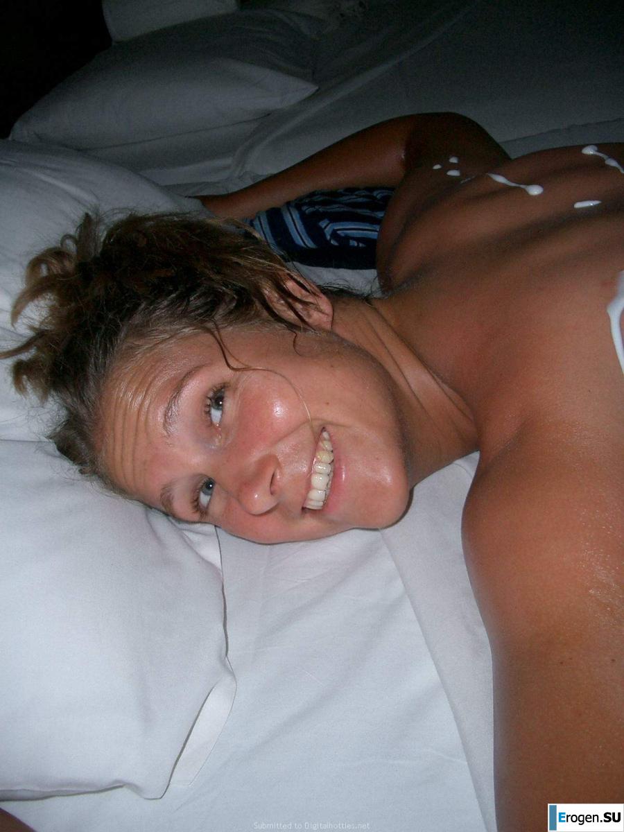 Naked and cheerful. Photo 20