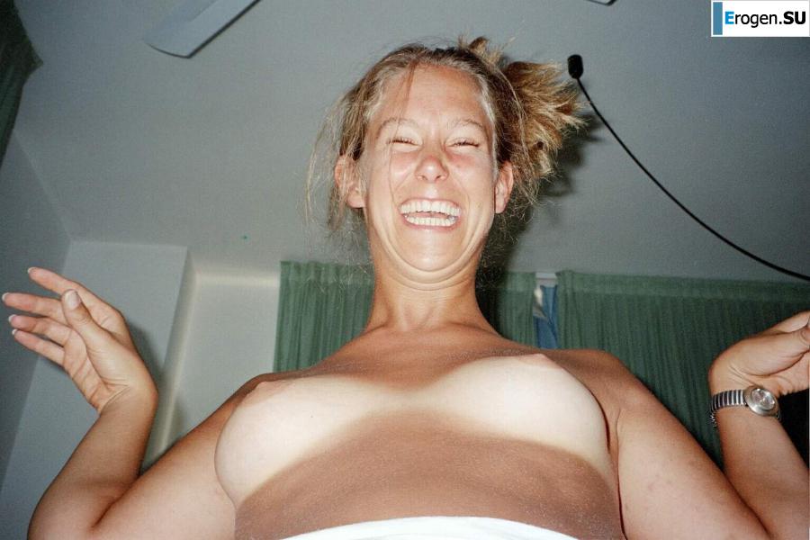 Naked and cheerful. Photo 6