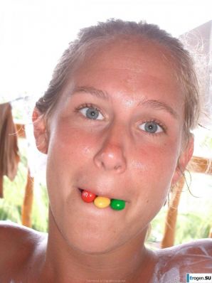 Naked and cheerful. Thumb 21