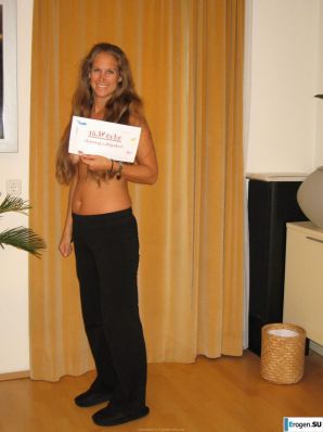 Naked and cheerful. Thumb 38