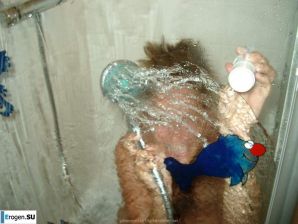 Naked and cheerful. Thumb 7